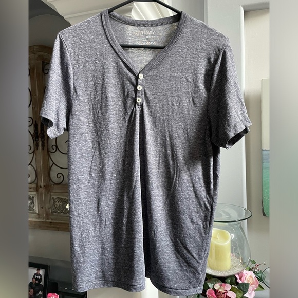 EUC Old Navy Henley T-shirt size small in Heather gray - Picture 1 of 4